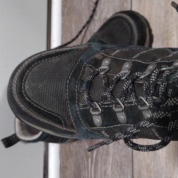 Dansko dark blue suede and gray mesh hiking boots. Waterproof. Size 9.5 - Picture 7 of 12